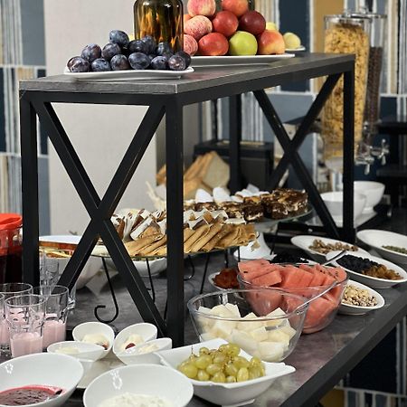 בישקק Urban Hotel מראה חיצוני תמונה