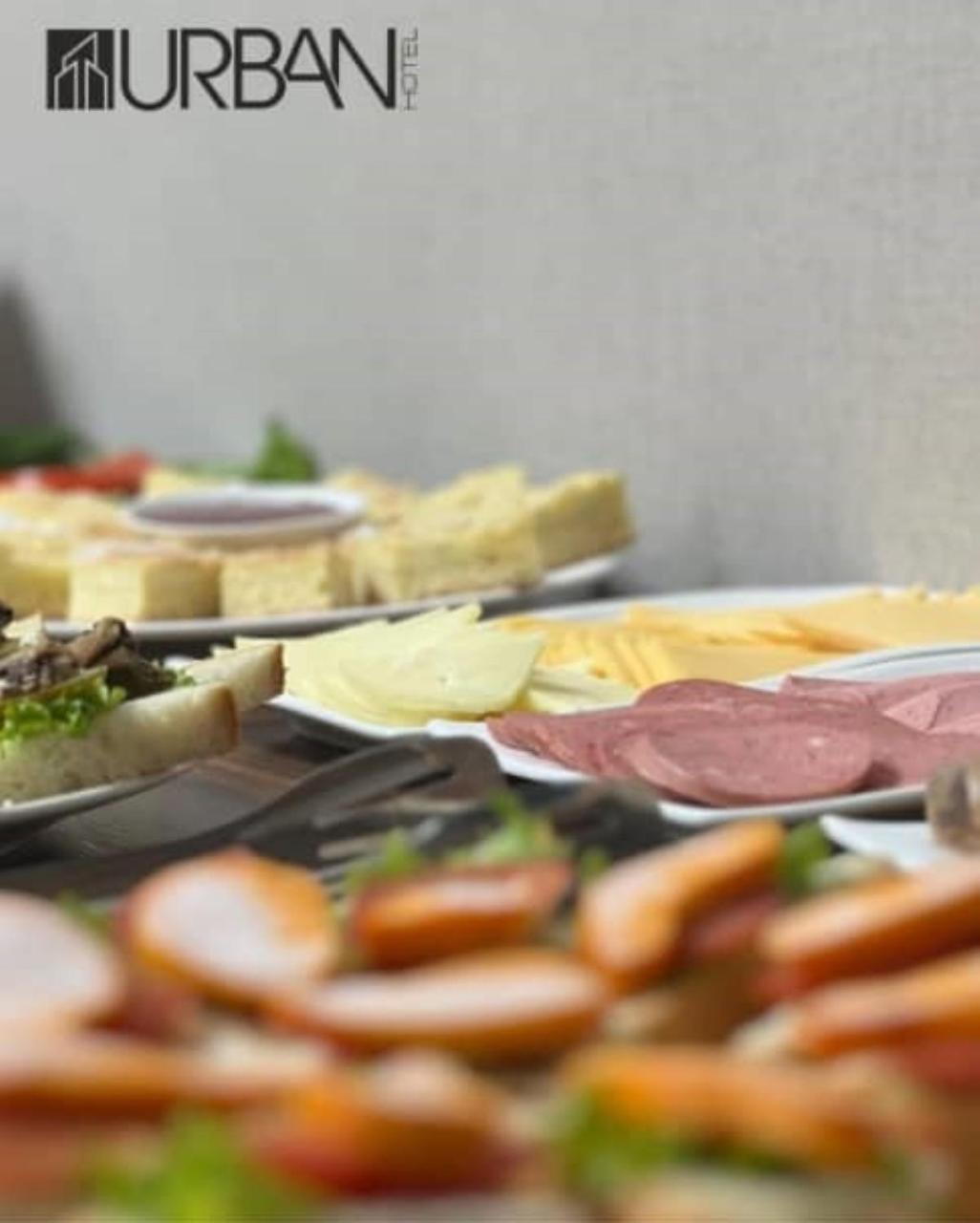 בישקק Urban Hotel מראה חיצוני תמונה