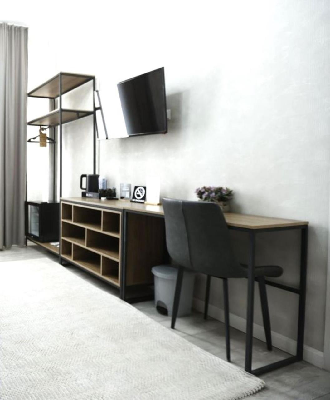 בישקק Urban Hotel מראה חיצוני תמונה