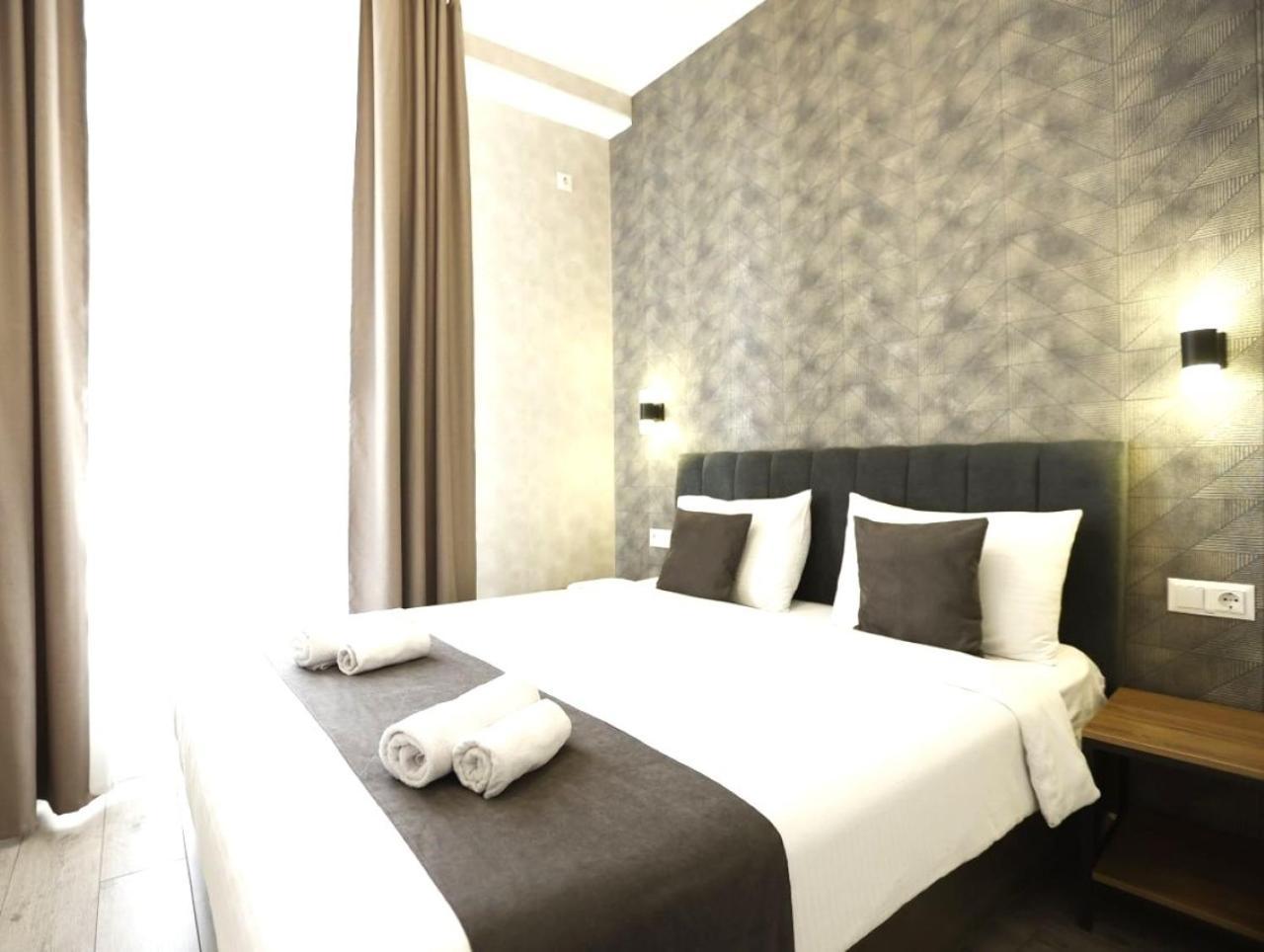 בישקק Urban Hotel מראה חיצוני תמונה