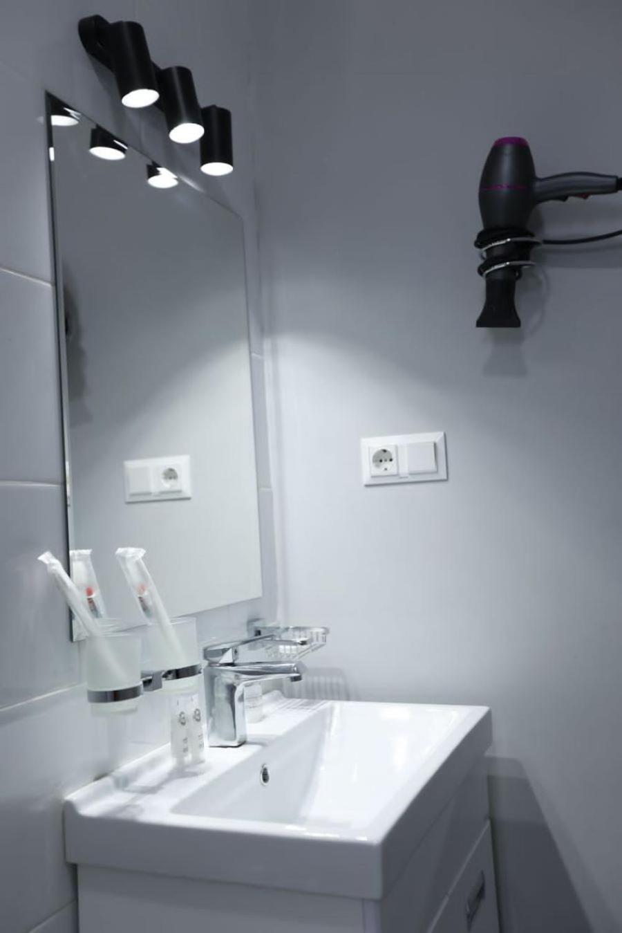 בישקק Urban Hotel מראה חיצוני תמונה